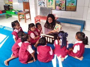 Meningkatkan Minat Baca Melalui Kegiatan Belajar di Dalam Kelas